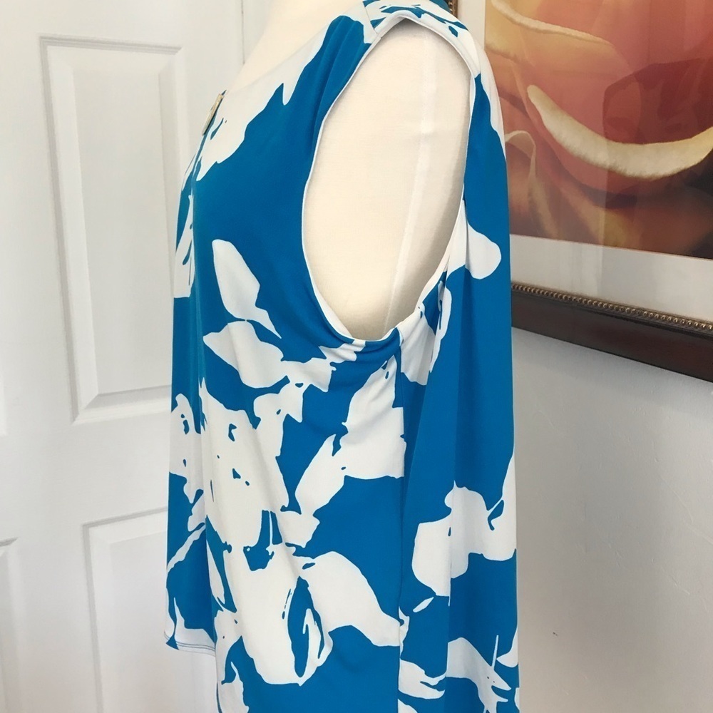 Sleeveless Top - Picture 3 of 5